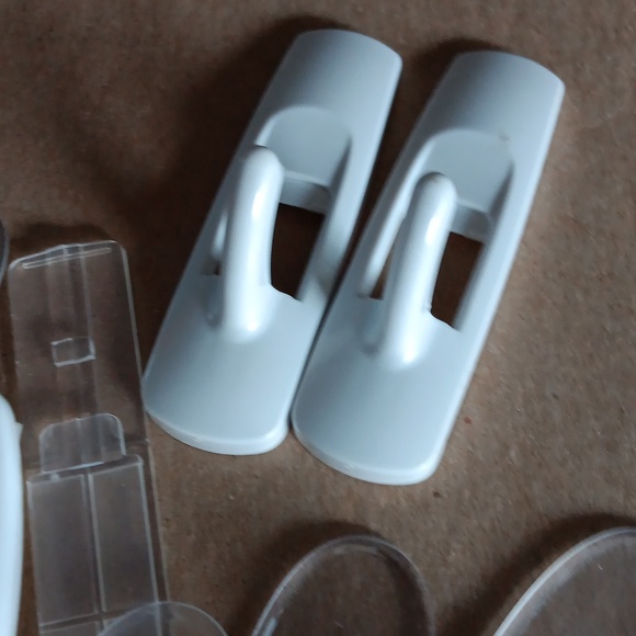 Command plastic hooks - Picture 3 of 10